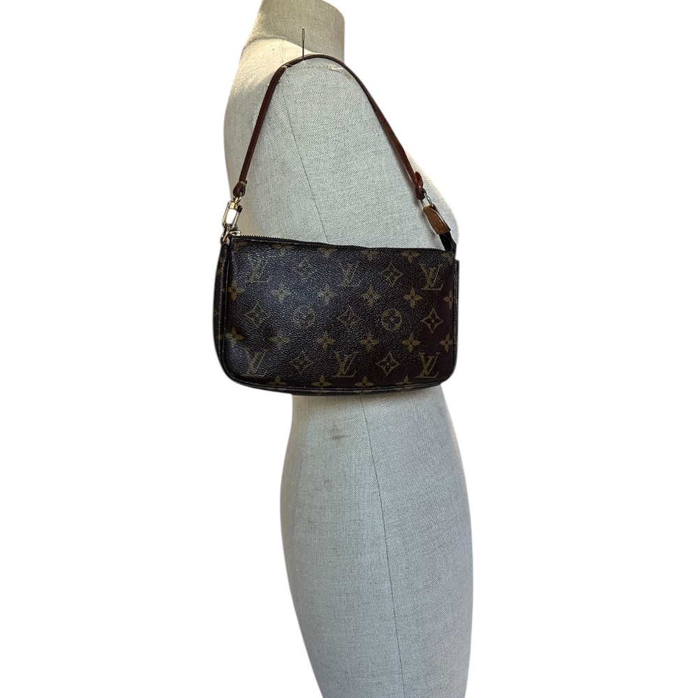Vintage LOUIS VUITTON Brown Pochette Accessoires Monogram Bag Purse Authenticate